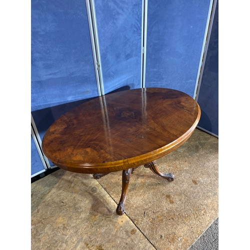 330 - Antique oval side table. 

Dimensions - 46