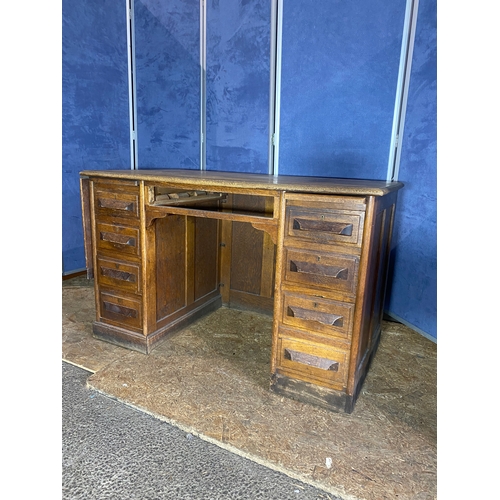 338 - Vintage oak extendable writing desk. 

Please see images for dimensions.