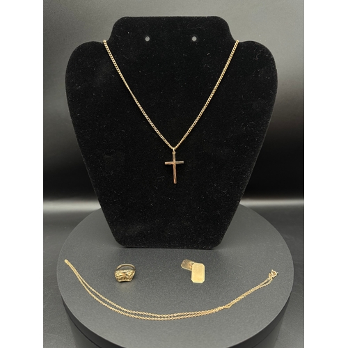 9ct yellow gold curb necklace with cross pendant, 9ct yellow gold child's ring, chain + cufflink  - 12g - Ring Size J