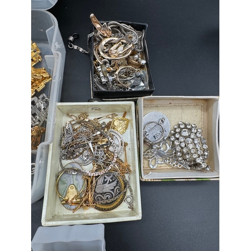 75 - Quantity of costume jewellery including necklaces, bracelets etc