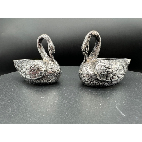 92 - A Pair of Victorian Silver Novelty Swan Salt Pots - Edward H Stockwell London 1872 - 94g