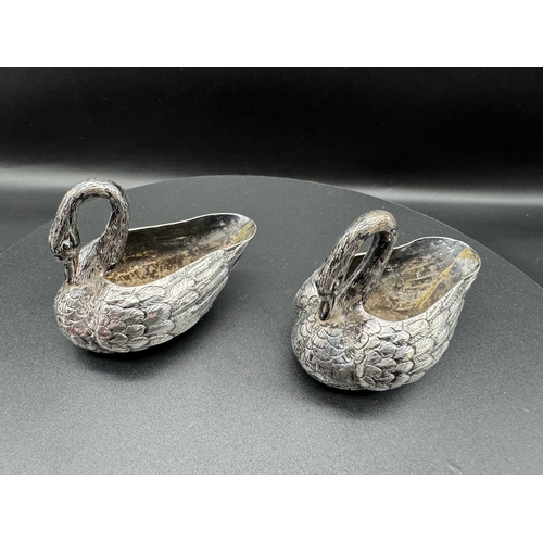 92 - A Pair of Victorian Silver Novelty Swan Salt Pots - Edward H Stockwell London 1872 - 94g