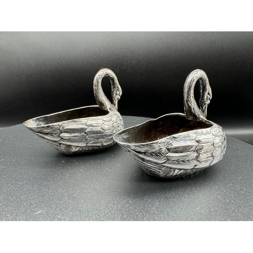 92 - A Pair of Victorian Silver Novelty Swan Salt Pots - Edward H Stockwell London 1872 - 94g