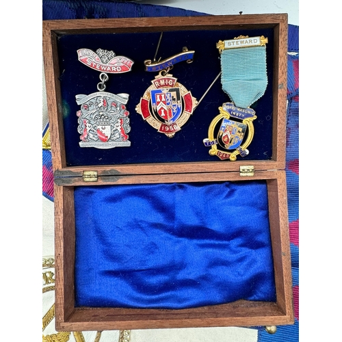 87A - Collection of Masonic dress, medals, badges including Gilded Silver Medallions - Surrey Assistant / ... 