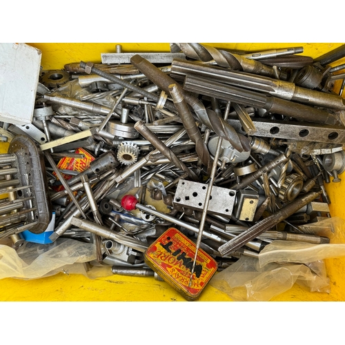 171 - Quantity of engineering milling cutters / drill pieces