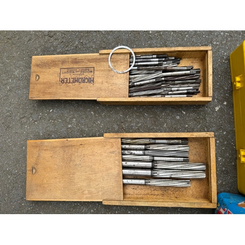 177 - Quantity of engineering cutters / drill pieces / Tap & Die