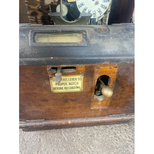 346 - Antique Warren Telechron CO 'Clock in' machine

Please see images for dimensions.