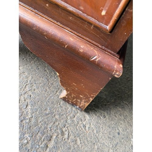 354 - Vintage mahogany partners / pedestal desk with green leather inlaid. 

Dimensions - 48