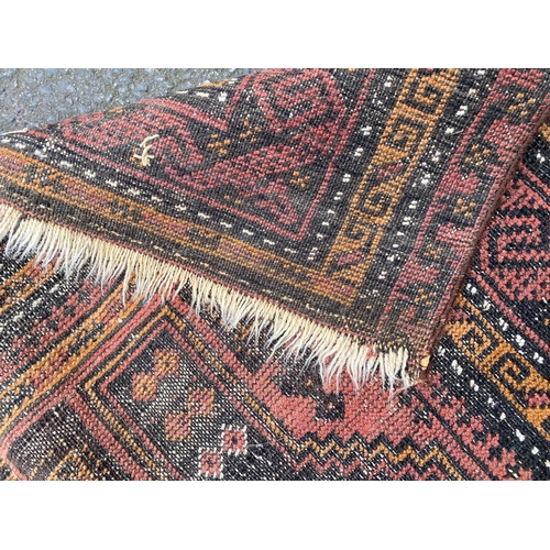 360 - A lot of three rugs / carpets. 

See images for all dimensions.