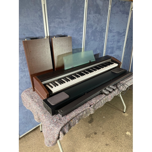 378 - Casio PX-700 electric keyboard.