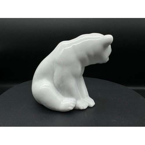 98 - Mint In Box Lladro Polar Bear Seated - 01001209