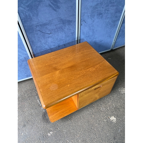 206 - Mid Century Meredew Teak Storage coffee table

Dimensions - 28