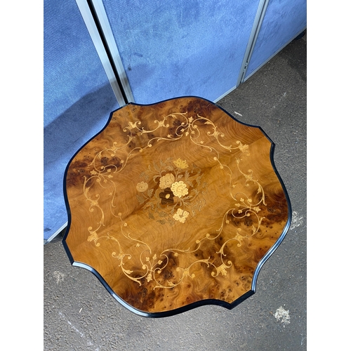 207 - Italian Burr Walnut inlaid pie crust side table

Dimensions - 22