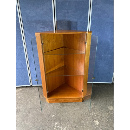 212 - Mid century teak Turnidge corner display cabinet. 

Dimensions - 31