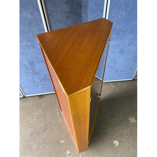 212 - Mid century teak Turnidge corner display cabinet. 

Dimensions - 31