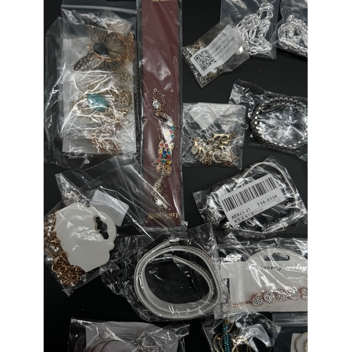 100 - Large quantity of new costume jewellery, bracelet, necklaces including 925 silver chains