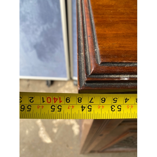 429 - Antique mahogany wash stand mirrored side board. 

See images for all dimensions.