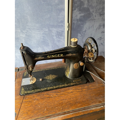 431 - Singer sewing machine. 

All Dimensions in images.