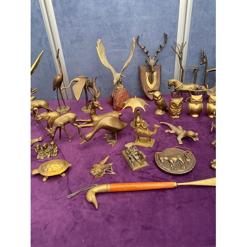 458 - A quantity of lot of animal / bird related brass collectables