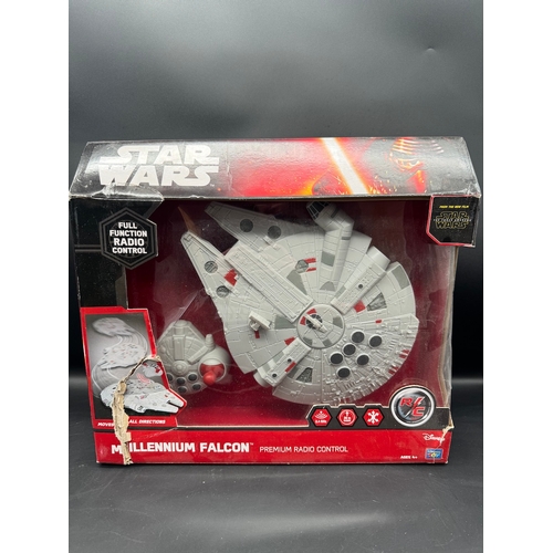 468 - Star Wars Radio Controlled Millennium Falcon + 3D Deco Light