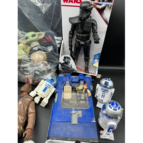 503 - Collection of various Stars Wars Action Figures / Toys / Collectables