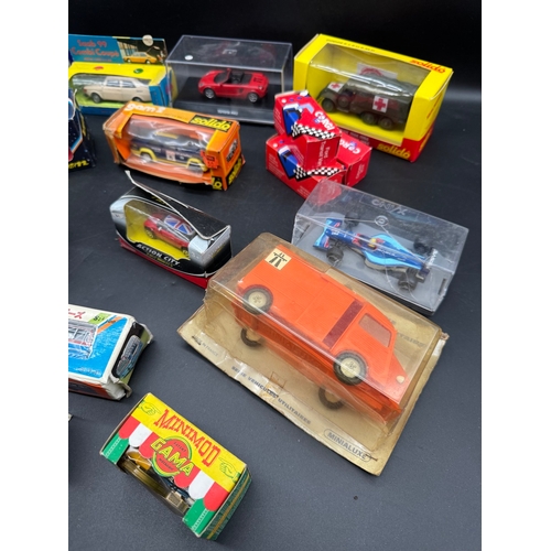 172 - A collection of Solido, Corgi, Minimod, Onyx + other model cars, buses & vehicles all boxed / cased