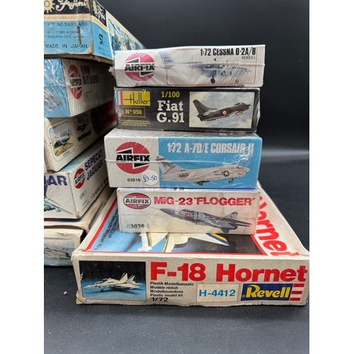 182 - A collection of 10 Airfix & other model aircraft / helicopter kits all boxed