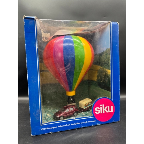 199 - SIKU Mercedes Balloonist Team 3728 Super Series - Lovely German high quality toy set - 1:55 Scale Bo... 