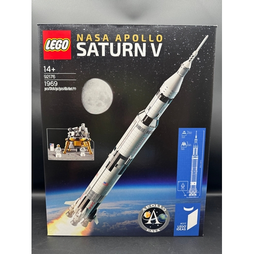 133 - Brand New Lego Nasa Apollo Saturn V 92176 + International Space Station 21321