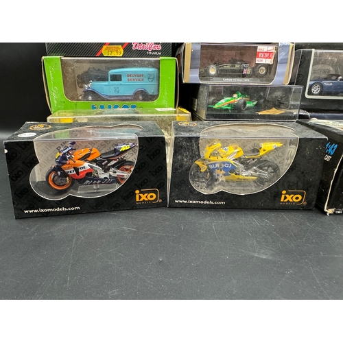 207 - A collection of ixo, maxi car, vitesse, hot wheels + other diecast model cars, Formula 1 & motorbike... 