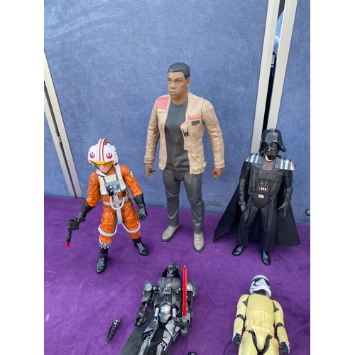 533 - A collection of Star Wars Action Figures