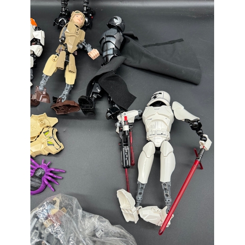 562 - Lego Star Wars Technic Figures inc General Grievous + other lego pieces - incomplete