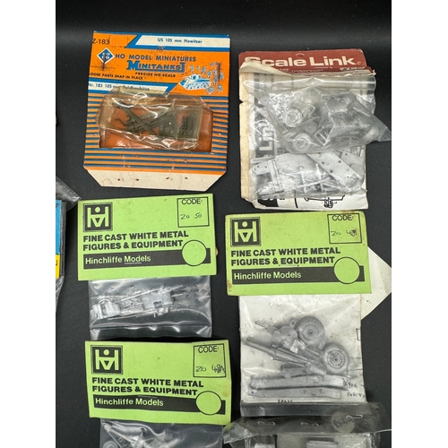 222 - A collection of Hinchcliffe Fine cast white metal models & figures + sealed Graham Farrish Locomotiv... 