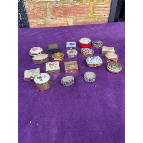 110 - A collection of Pill boxes