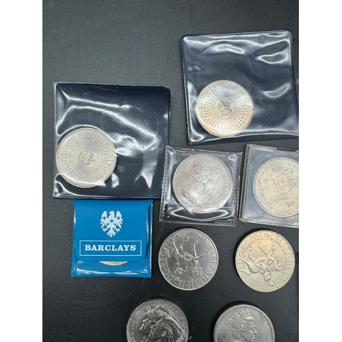 21 - Quantity of British QE2 Commemorative Coins