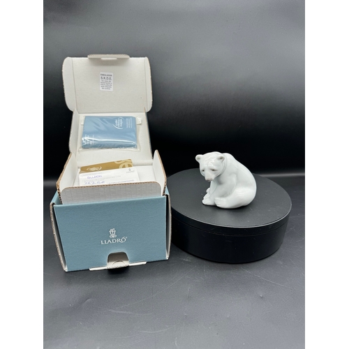 39 - Mint In Box Lladro Polar Bear Seated - 01001209