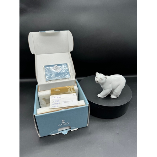 40 - Mint in Box Lladro Attentive Polar Bear - 01001207