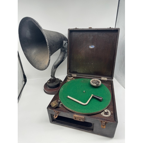 70 - Antique Waveola Record Player + Gramophone Horn Speaker