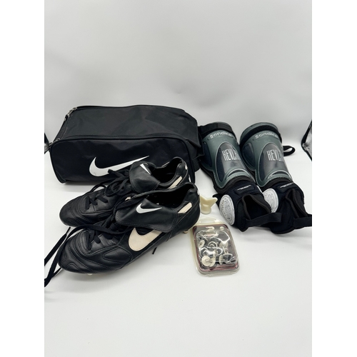 75 - 1990's Nike Premier Football Boots Size 10 + shin pads