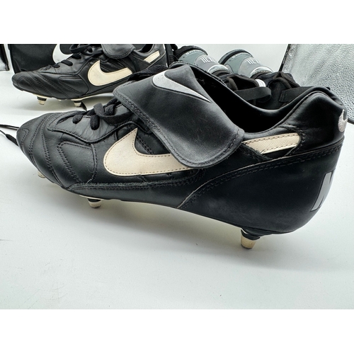 75 - 1990's Nike Premier Football Boots Size 10 + shin pads