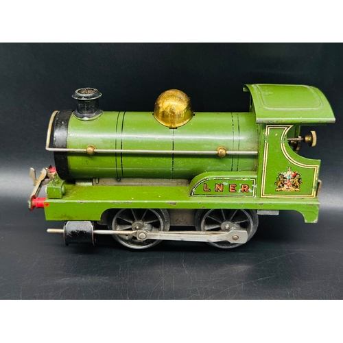 269 - Hornby Series O Gauge Clockwork  101 Southern E 126 0-4-0 & LNER 0-4-0 Tank Locomotive