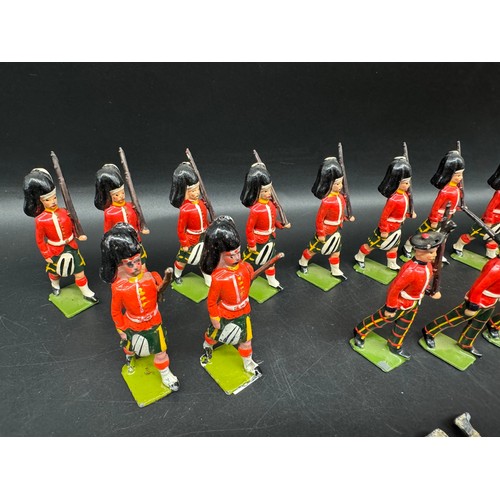 290 - Britains Hollow cast Gordons Highlanders Regiment - Multiple sets including set 77