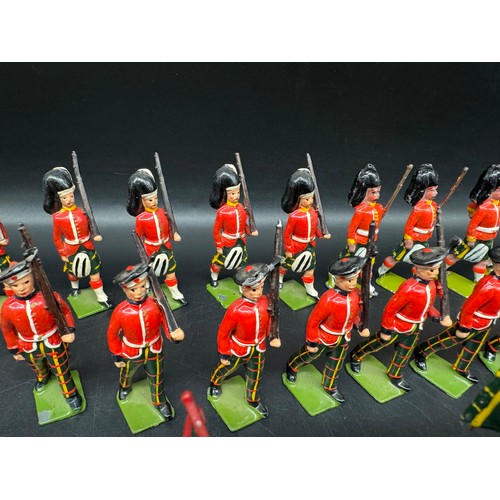 290 - Britains Hollow cast Gordons Highlanders Regiment - Multiple sets including set 77