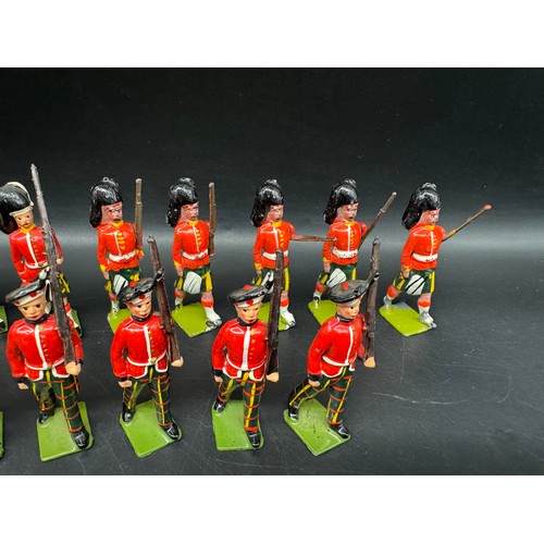 290 - Britains Hollow cast Gordons Highlanders Regiment - Multiple sets including set 77