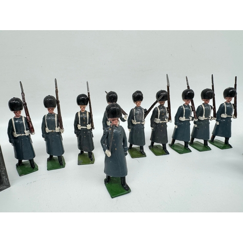 301 - Britains The Grenadiers Set 312 + RAF Airmen Marching