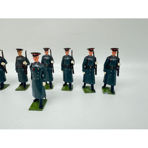 307 - Britains Set 2027 The Red Army - Guards Infantry in Parade Uniform