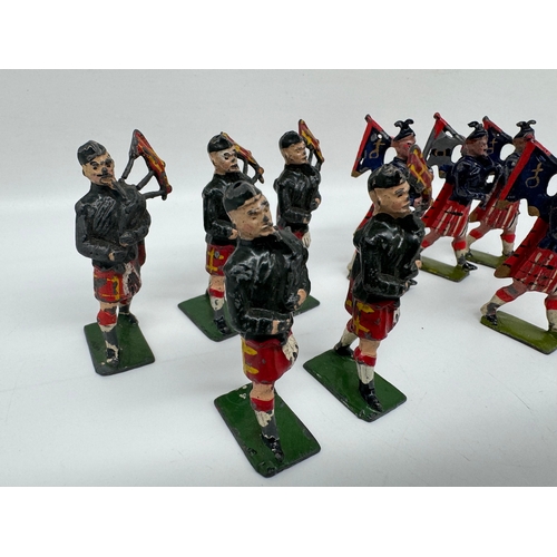 308 - Britains Hollow cast Pipers - Scots Guard