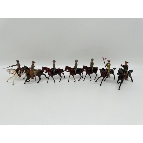 312 - Britains Hollow cast Mounted Officers / Cavarly