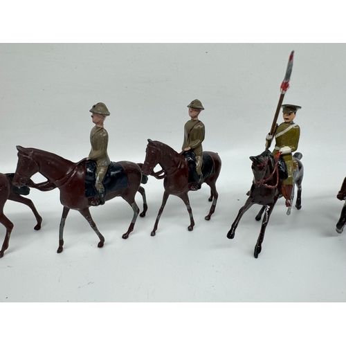 312 - Britains Hollow cast Mounted Officers / Cavarly