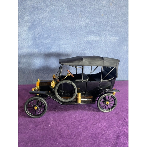 226 - 1913 Ford model T die cast car 1:16 scale